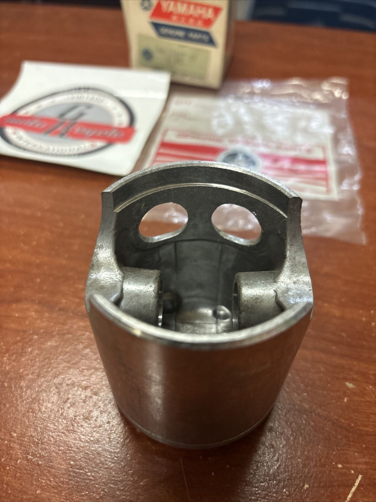 NOS Yamaha PISTON O/S 0.75 360-11637-01 SUB 360-11637-02-00 360-11637-03-00 Y175