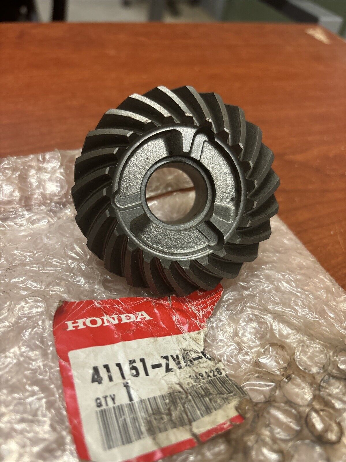 NOS Honda BF35 BF40 BF45 BF50 REAR BEVEL GEAR 41151-ZV5-000 SUB H179