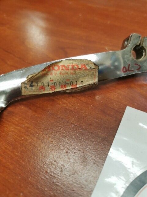 NOS Honda C50 CA100 CA102 GEARSHIFT PEDAL 24701-087-010 SUB 24701-141-650 H99
