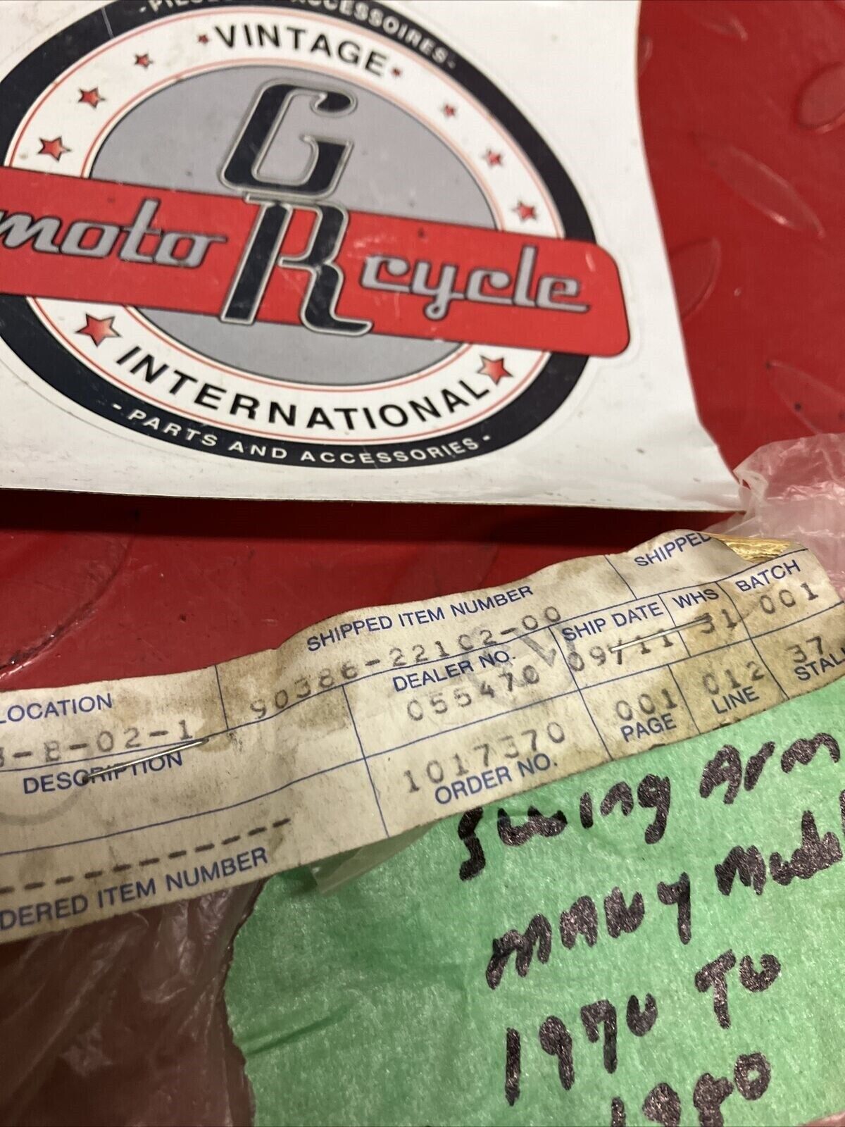 NOS YAMAHA BUSHING SPECIAL NYLON 90386-22102-00 Y67