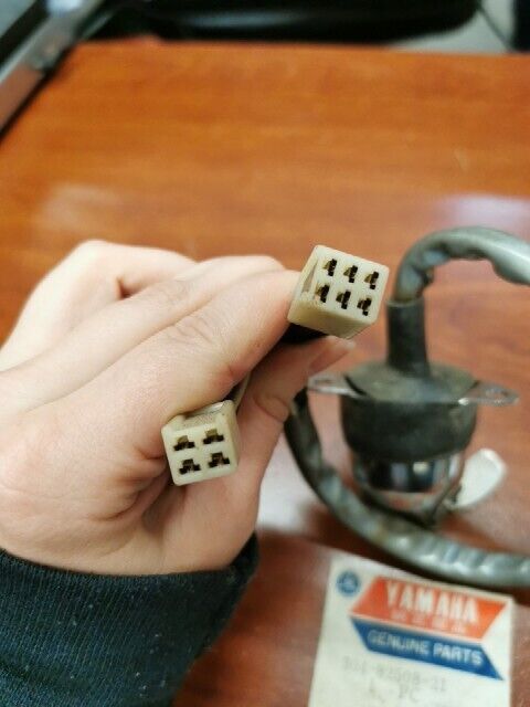 NOS Yamaha MAIN IGNITION SWITCH 304-82508-21-00 SUB 304-82508-20-00 Y109