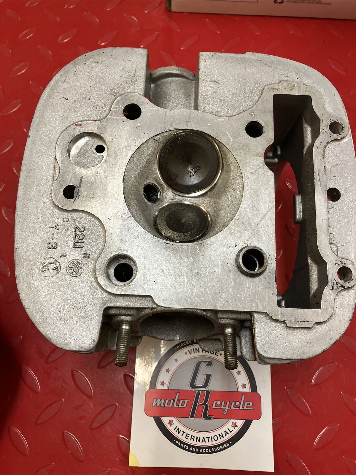 NOS Yamaha XV500 Virago 500 1983 1984 Cylinder head cover camshaft valve 1