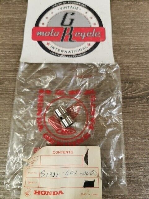 NOS HONDA C100 C102 C105 C105T C115 C200 COLLAR FRONT ARM 51331-001-000 H95