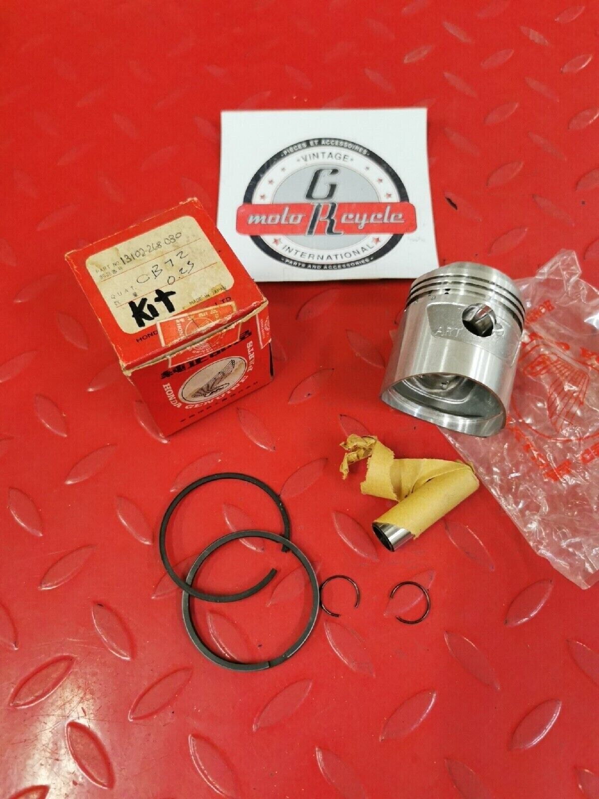 NOS HONDA CB72 CL72  PISTON OS 0.25 KIT  13102-268-030 H40