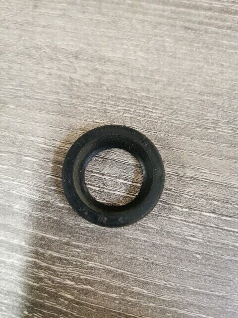 NOS YAMAHA YD1 YDS2 CA50L CT1  DT2 YF350H OIL SEAL 93101-20008-00 Y145