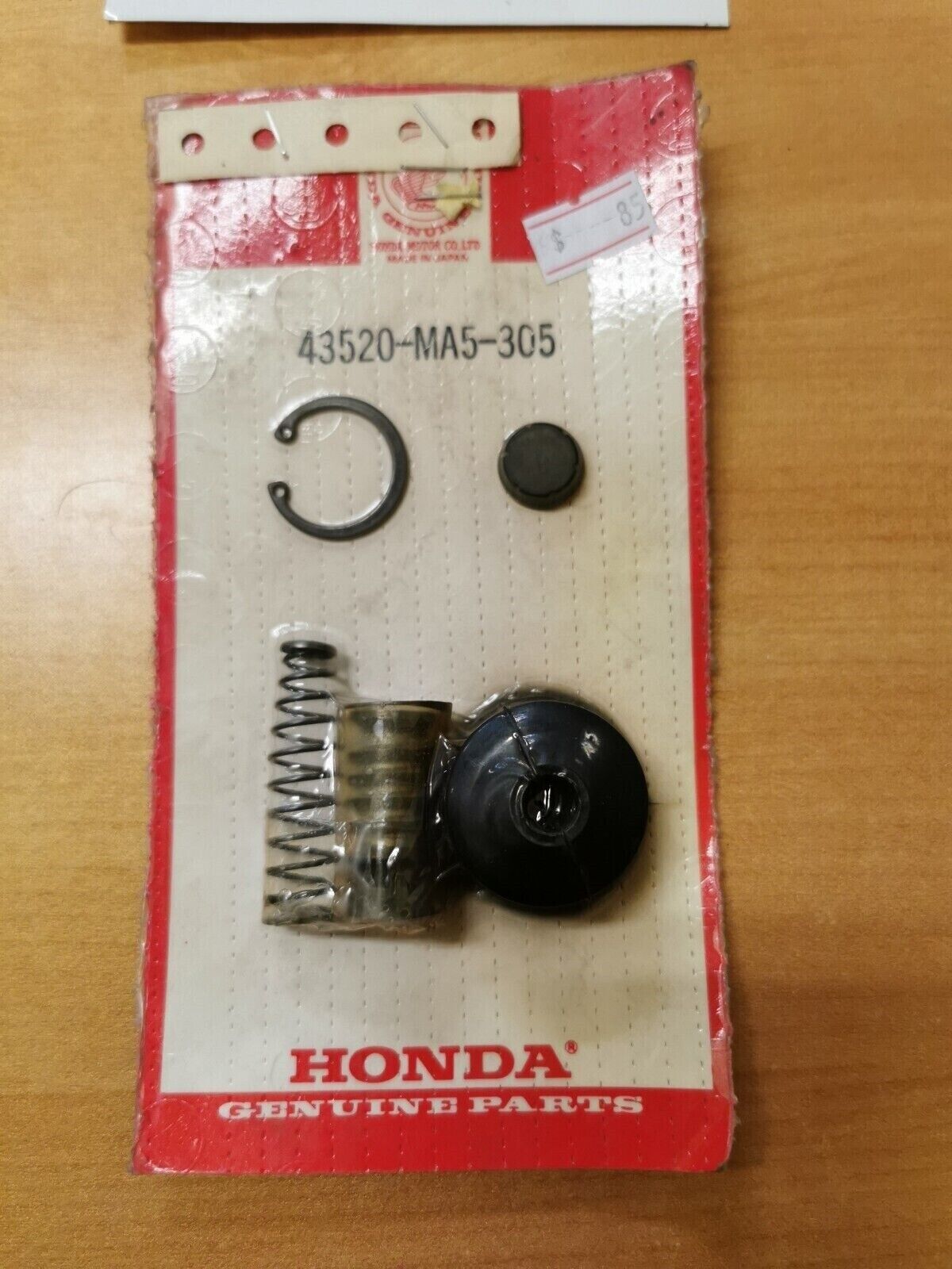 NOS HONDA GL1100 1982  MASTER CYLINDER PISTON 43520-MA5-305  H17