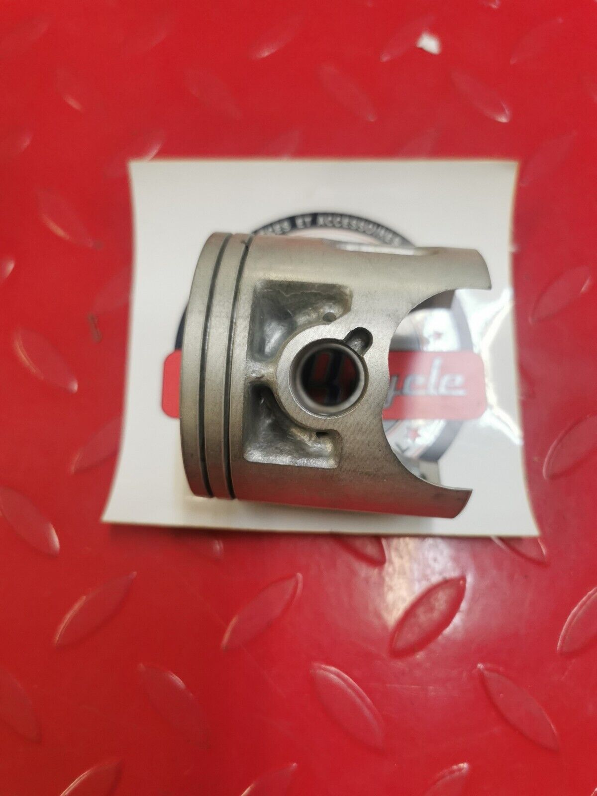 NOS Yamaha IT175 PISTON 2 O/S 0.50 5X8-11636-00-00 Y17