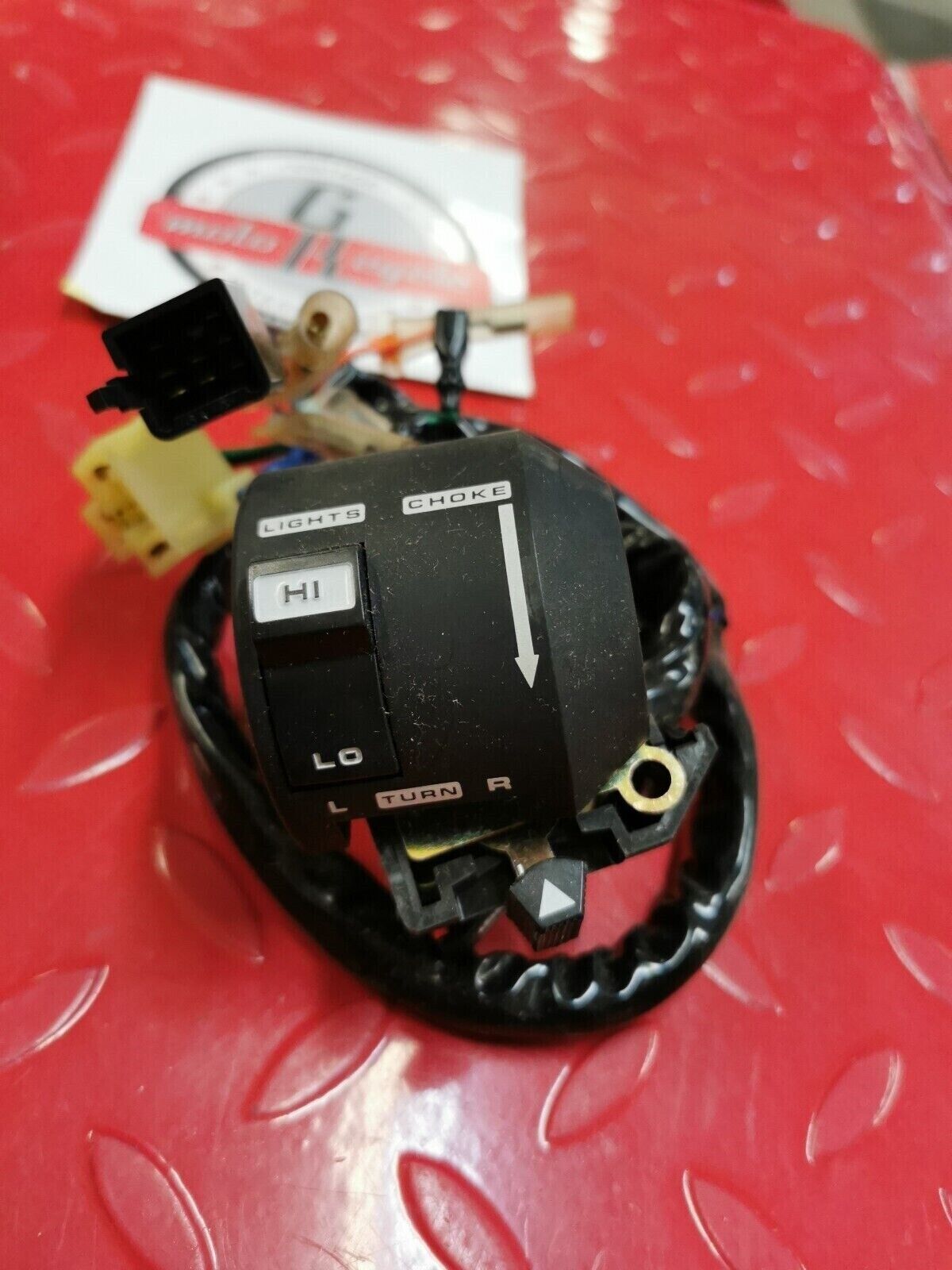 NOS Honda 1984 VF700C SWITCH ASSY., TURN SIGNAL 35200-MB1-870 H10