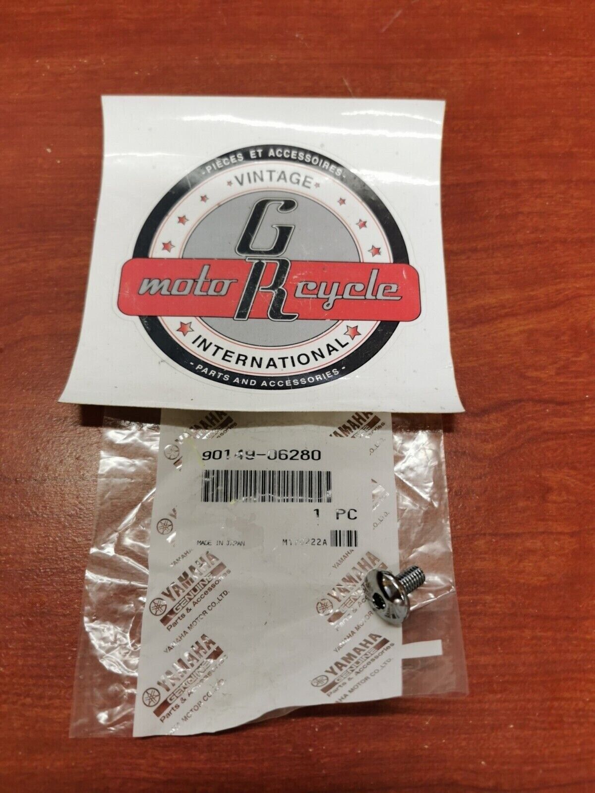NOS Yamaha YXR660 XVS95 YFM45 YFM35 YXM70 YXC70 SCREW 90149-06280-00 Y84