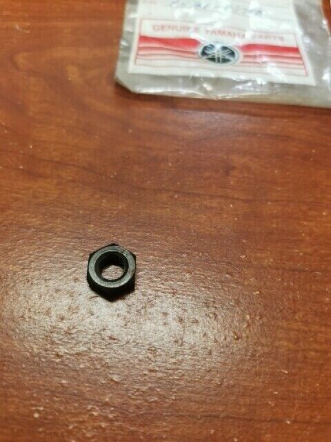NOS Yamaha TZR250 NUT 95306-08700-00 SUB 95316-08700-00 95317-08700-00 Y129
