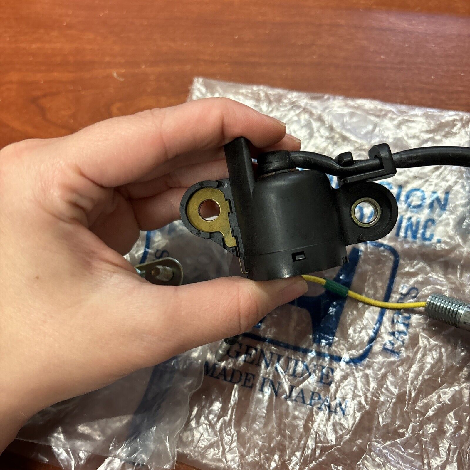 NOS Honda GX240 GX270 GX340 GX390 OIL LEVEL SENSOR 04302-ZE2-010 H153