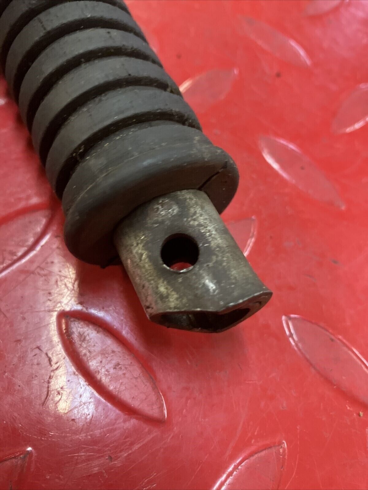 Yamaha RD400 1977 rear footrest footpeg foot peg rest step set 1976