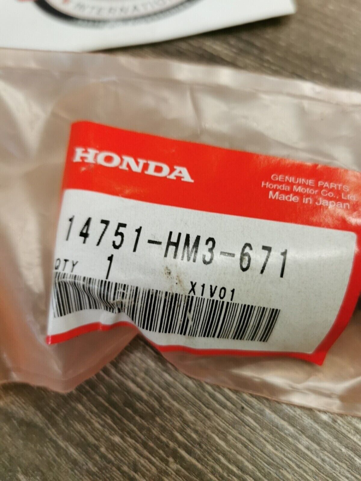 NOS HONDA SPRING  VALVE  14751-HM3-671 H57