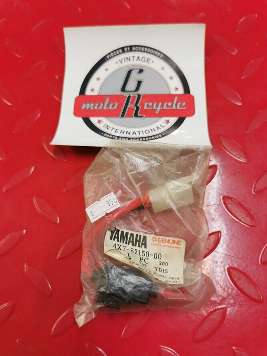 NOS Yamaha XV700 XV750 XV900 VIRAGO FUSE HOLDER ASSEMBLY 4X7-82150-00-00 Y19