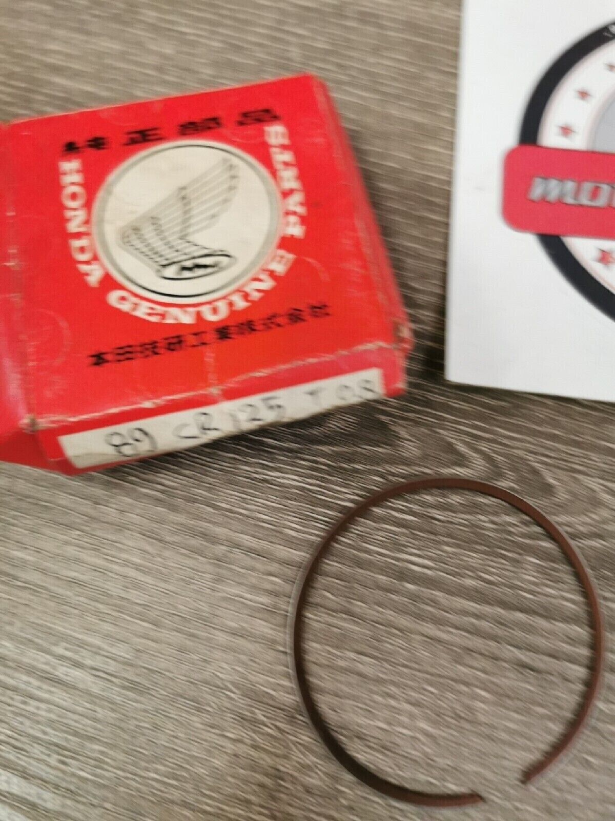NEW NOS HONDA CR125R 1989 PISTON RING SET  T 0.8 13121-KZ4-003 H41