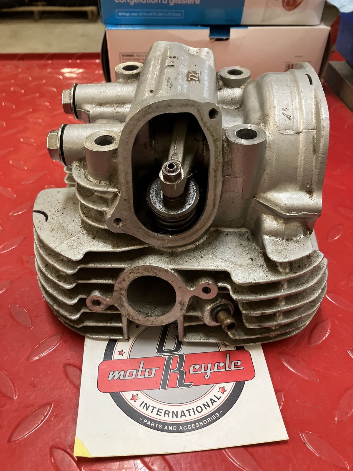 NOS Yamaha XV500 Virago 500 1983 1984 Cylinder head cover camshaft valve 1