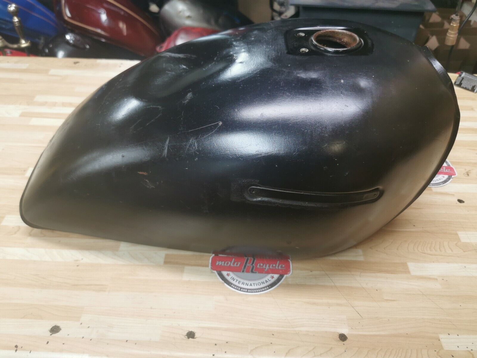 Kawasaki KZ550 LTD 1980 KZ 650 fuel tank gas petrol reservoir 1981