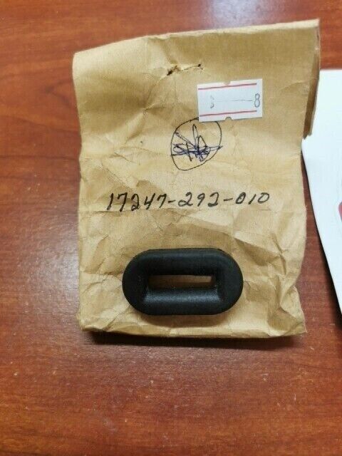 NOS Honda CB450 CL450 XR75 FL250 GROMMET 17247-292-010 H68