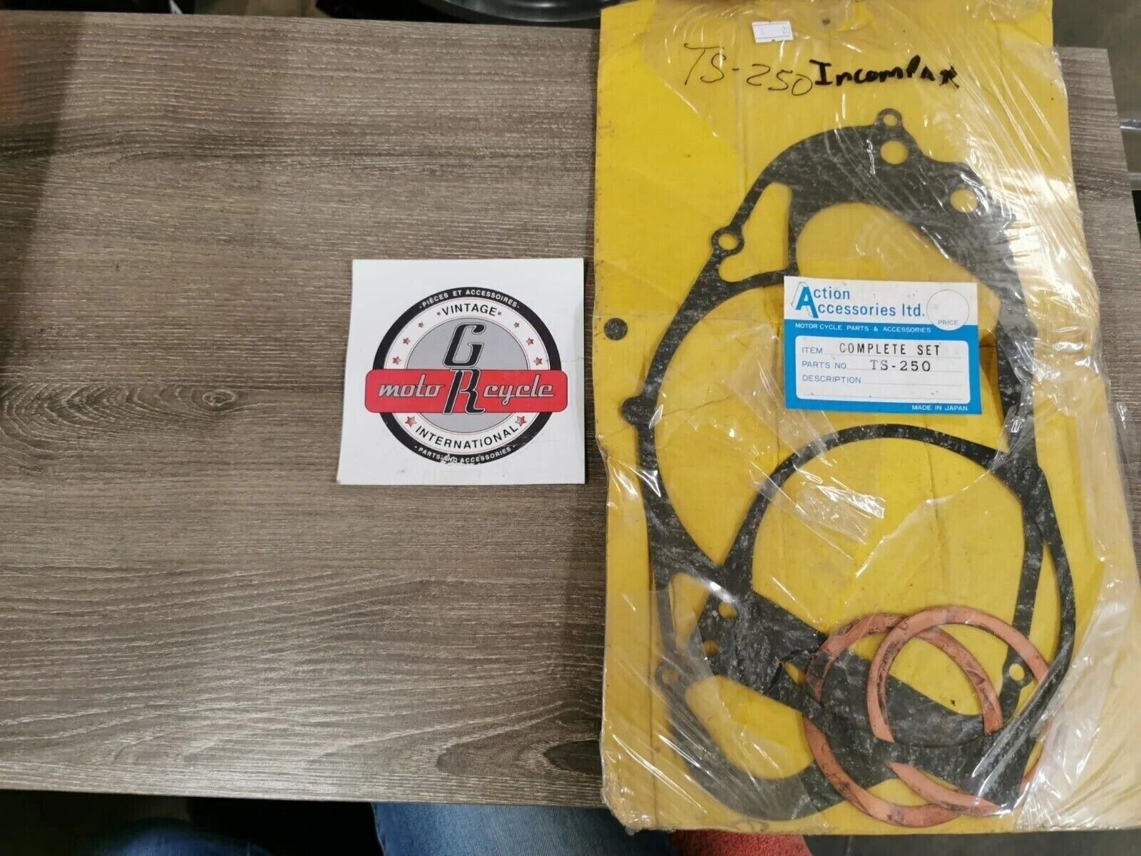 NOS ACTION ACCESSORIES SUZUKI TS-250 INCOMPLETE GASKET SET J28