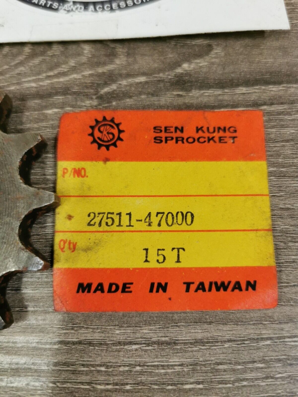 NOS SEN KUNG SPROCKET 15T 27511-47000 SUB 27511-47B00 J30