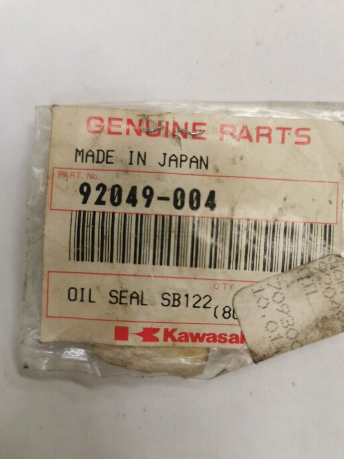 NEW NOS KAWASAKI OIL SEAL 92049-004  K32