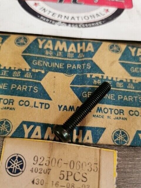 NOS YAMAHA EF1000AX YG4000DJ YG6600DJ EF2600A SCREW PAN HEAD 92506-06035-00 Y151