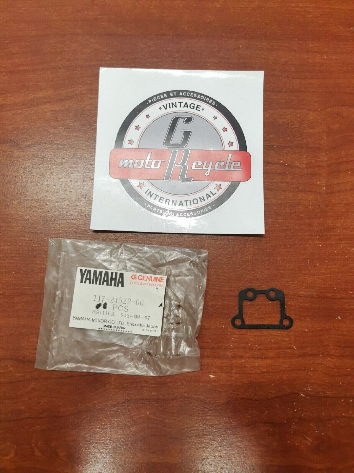 NOS Yamaha SR500 XS1100 XS360 XS400 XS750 FUEL TANK GASKET 1J7-24522-00-00 Y77