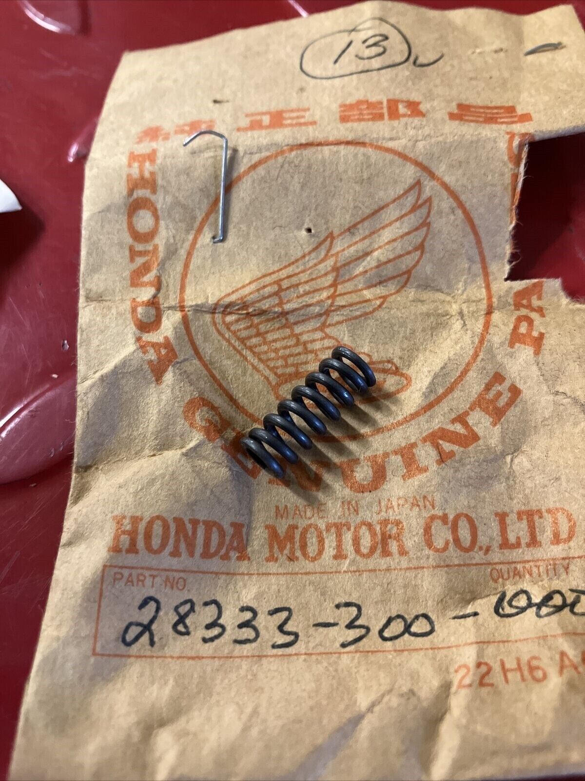 NOS HONDA CB750 FSC600 NSS250 PCX150 SPRING 28333-300-000 H24