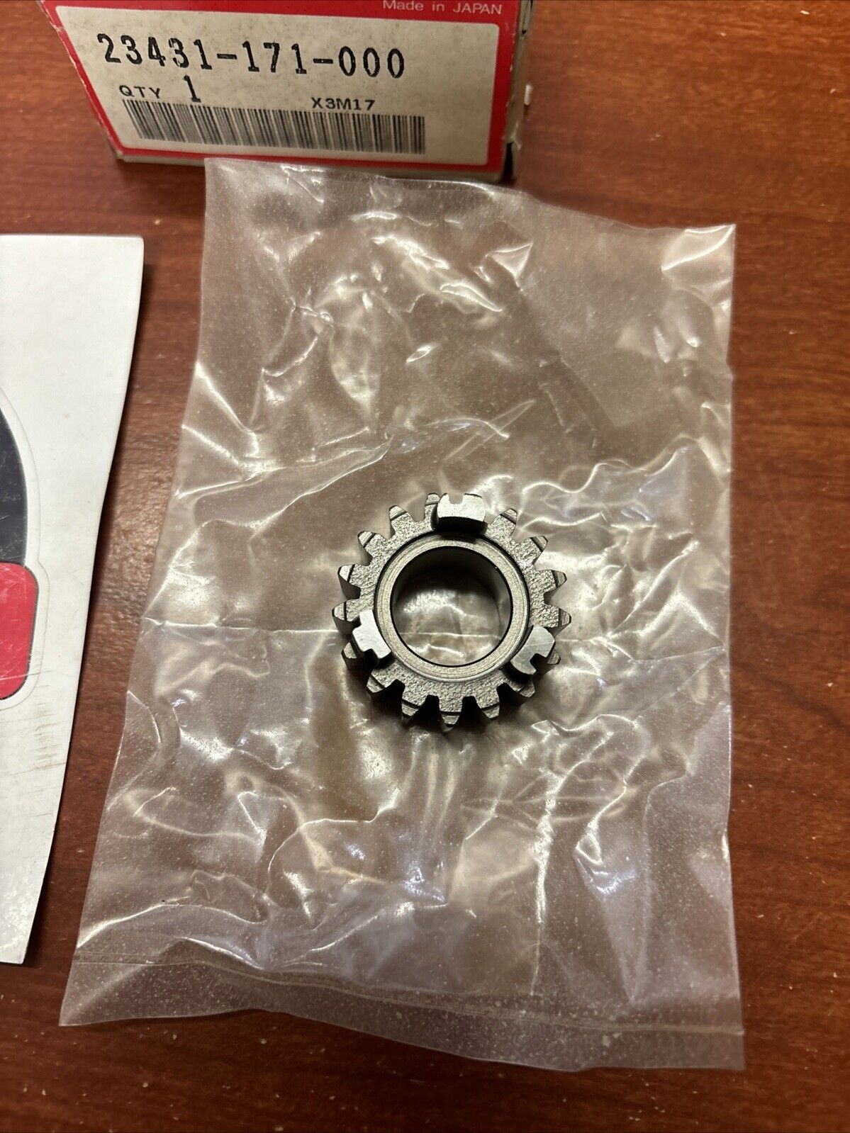 NOS Honda C50 Z50 ST50 CF50 MAIN SHAFT 2ND SECOND GEAR 23431-171-000 H162