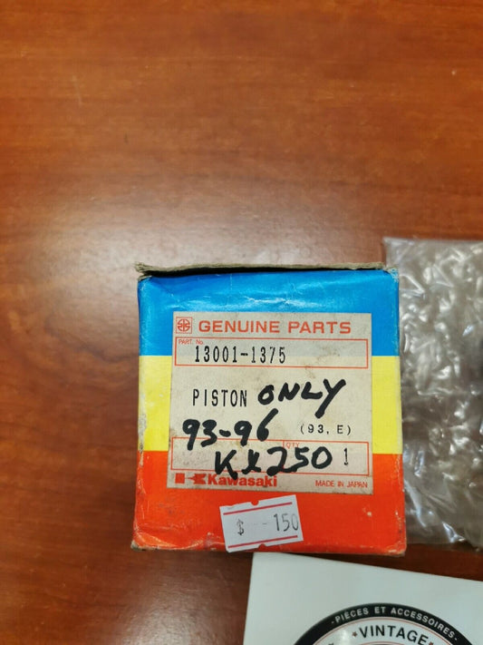 NOS Kawasaki 1993 - 1996 KX250 PISTON 13001-1375 K23