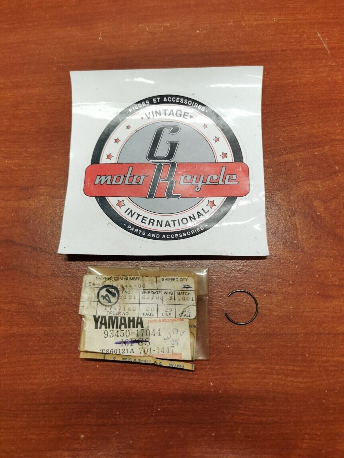 NOS Yamaha MX175 XS360 XS400 DT175 DT125 CIRCLIP 93450-17044-00 Y96