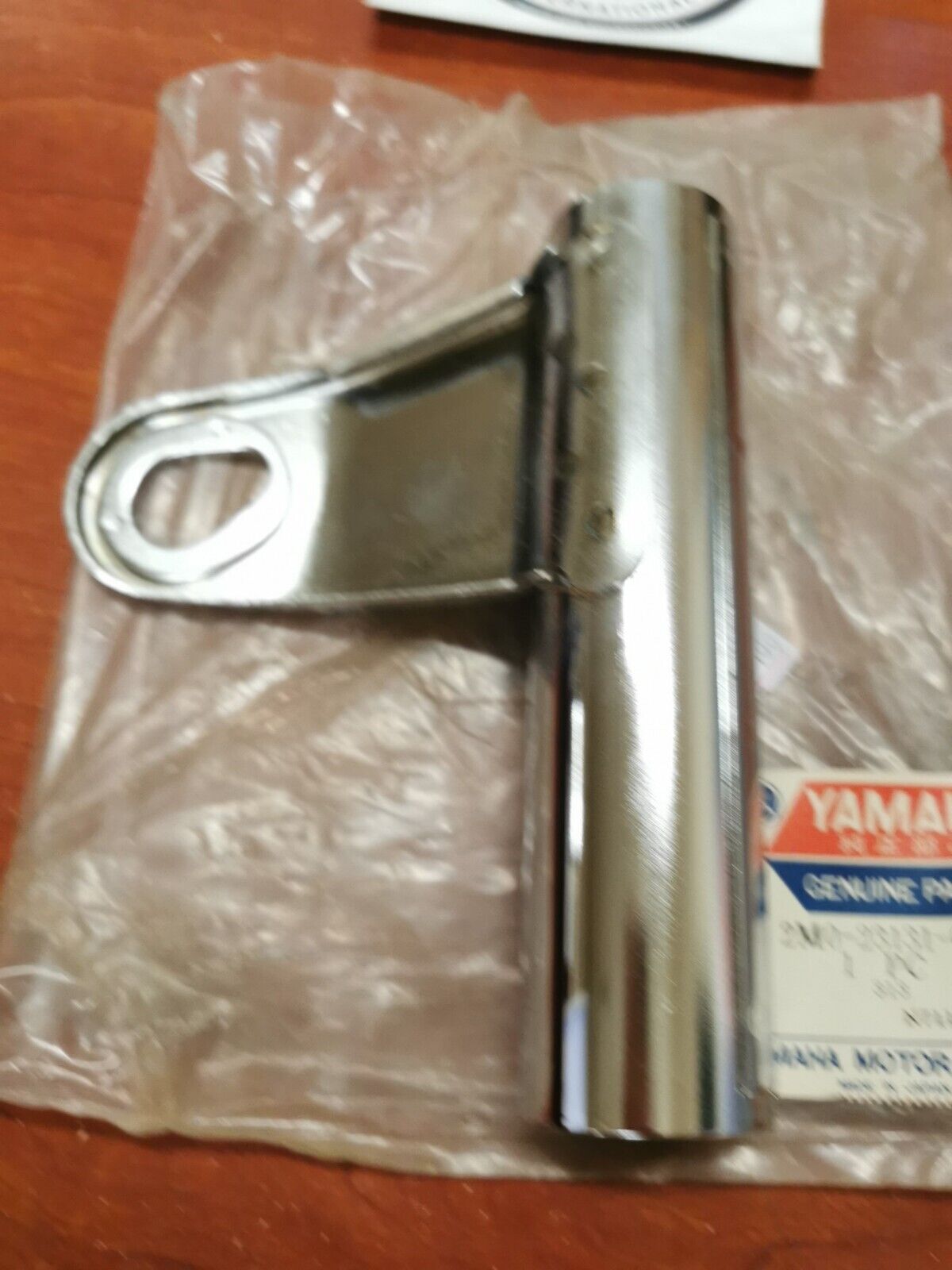 NOS Yamaha XS650 UPPER COVER 2 2M0-23131-00-93 Y86