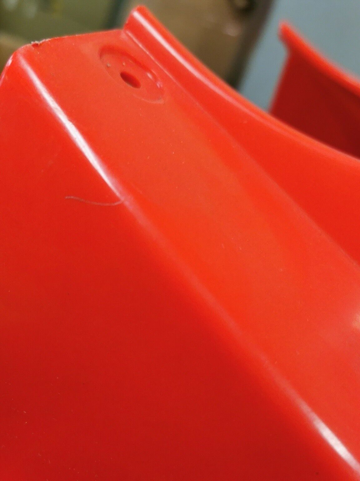 NOS Yamaha 1992 1993 YFM350 FENDER, FRONT UR CHAPPY RED 3HN-21511-80-00