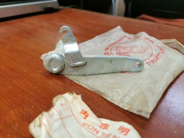 NOS Honda XL175 REAR BRAKE PIVOT SHAFT 46510-362-000 H98