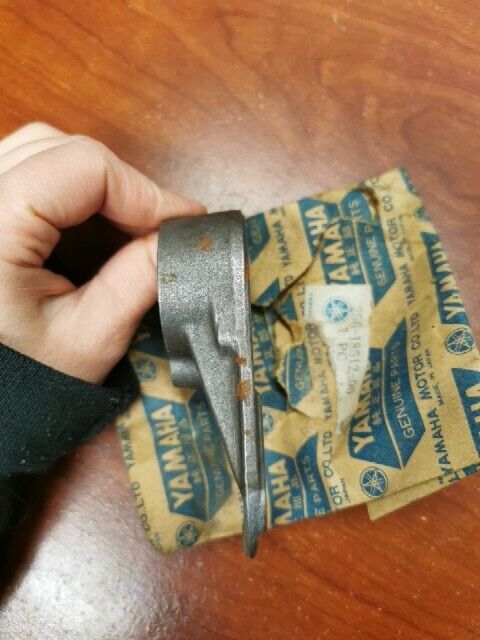 NOS Yamaha TX650 XS1 XS650 SHIFT 3RD PINION FORK 256-18512-00-00 Y116