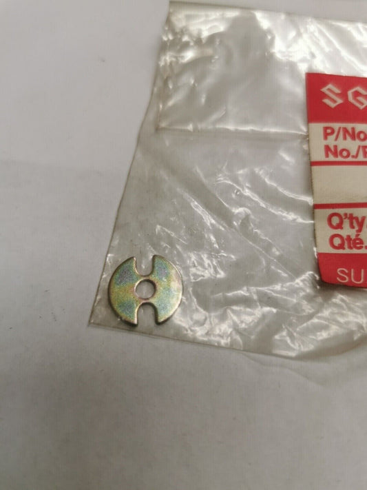 NOS SUZUKI  ALT125 1983 - 1985 STOPPER NEEDLE CLIP NUT 13581-36212  S29