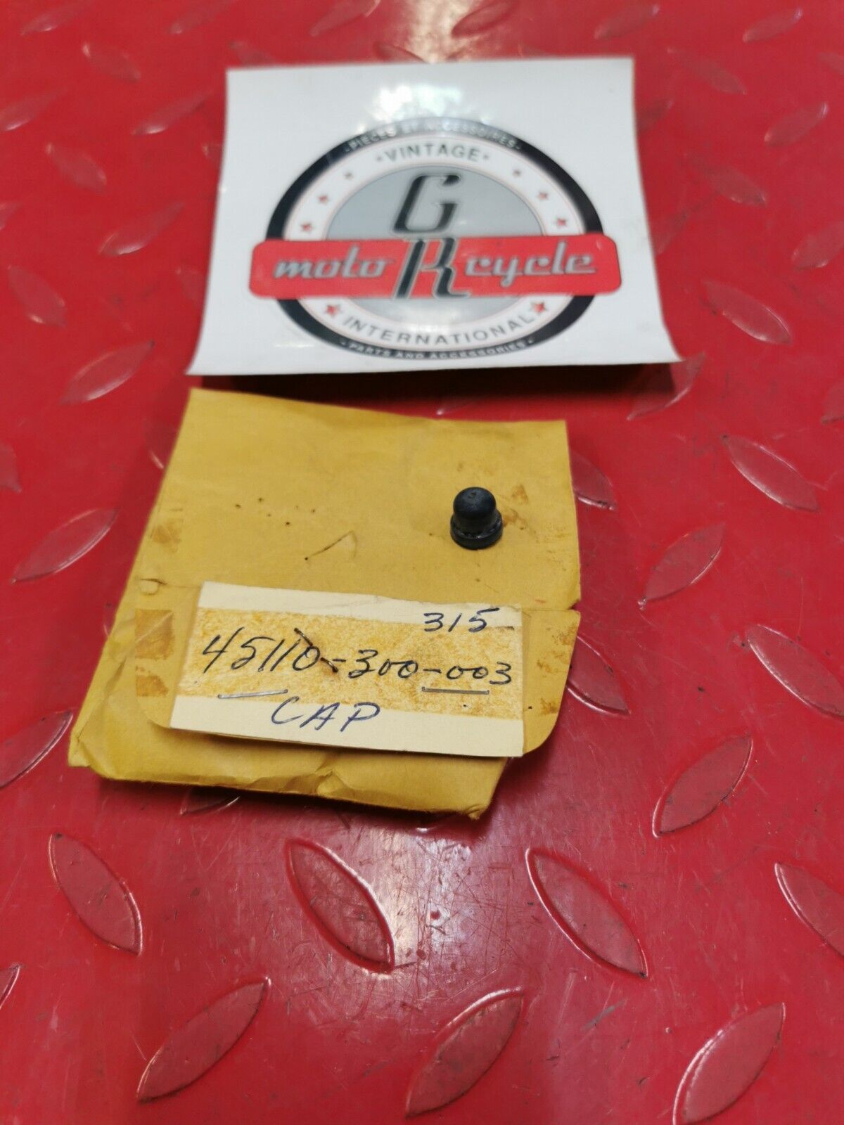 NEW NOS Honda CB450 CB750 CM400 CB400 BLEEDER SCREW CAP 45110-300-003 H32