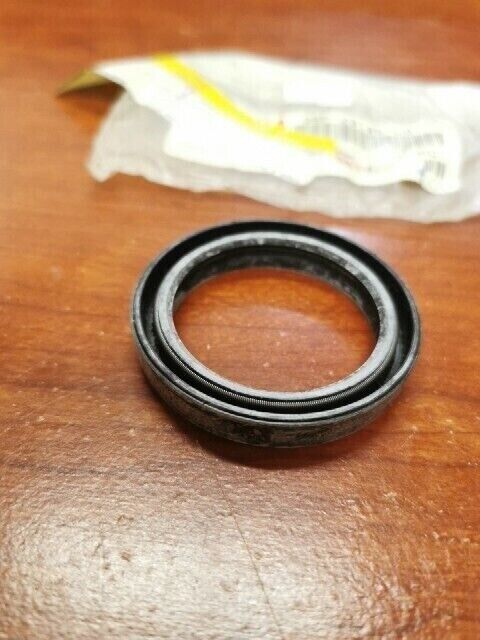 NOS Yamaha YZ125 YZF600 FJ1200 FJ1100 FZR1000 OIL SEAL 3SP-23145-L0-00 Y102