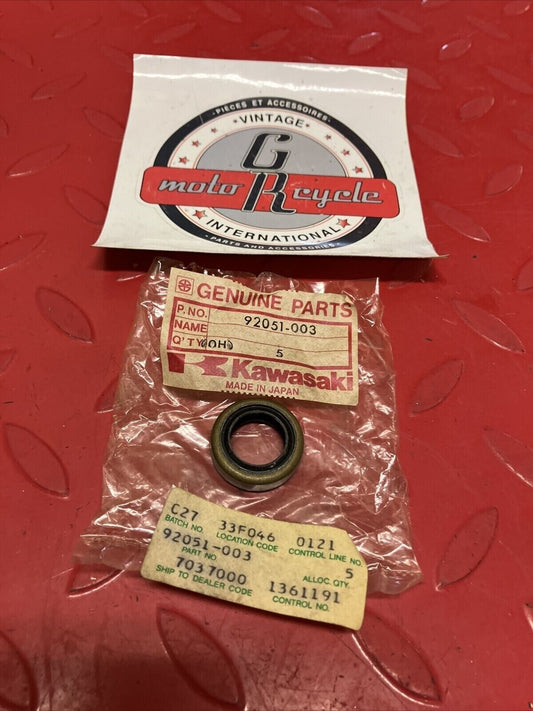NOS KAWASAKI OIL SEAL 92051-003 K18