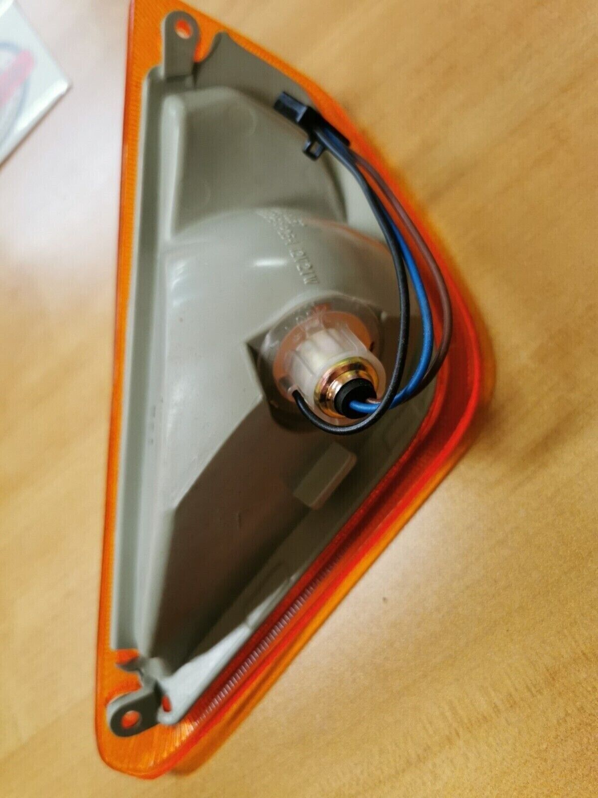 NOS YAMAHA XVZ1200 XVZ1300  FRONT FLASHER LIGHT ASSY 1  26H-83310-70-00  Y43