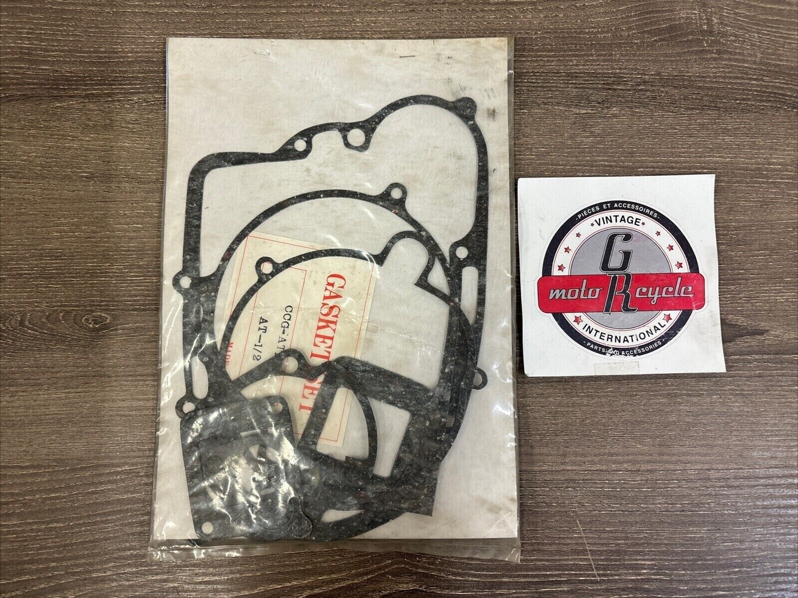 NOS AT1 AT2 GASKET KIT COMPLETE J63