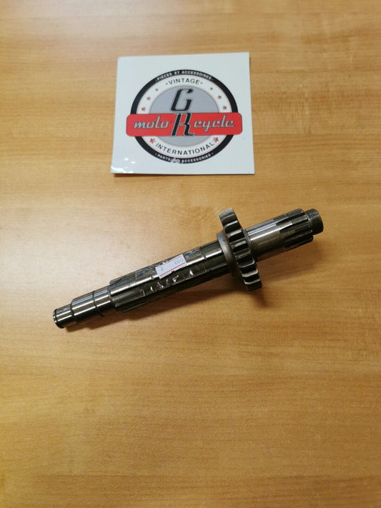 NOS YAMAHA RD350 RD250 1973 - 1975  DRIVE AXLE ASSEMBLY  360-17420-00-00 Y44