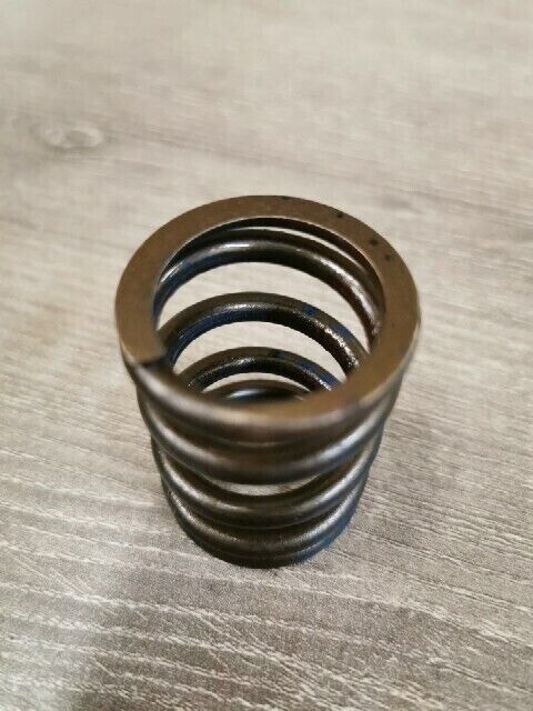 NOS YAMAHA TX750A 1974 TX750 1973 SPRING VALVE OUTER 341-12114-10-00 Y152