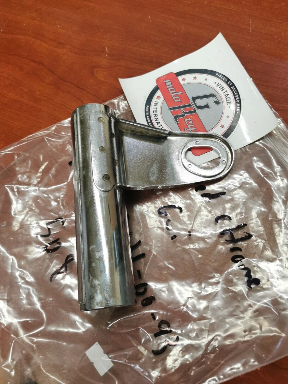 NOS Yamaha XS650 UPPER COVER 1 2M0-23121-00-93 Y86