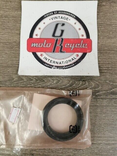 NOS HONDA TRX300 FOURTRAX 1988 - 1990 DUST SEAL 42X58X1 91252-HC4-003 H102