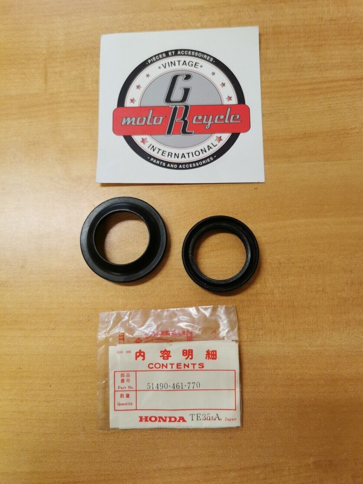 NOS HONDA CB900 Seal Set  Fr fork 51490-461-770  H17