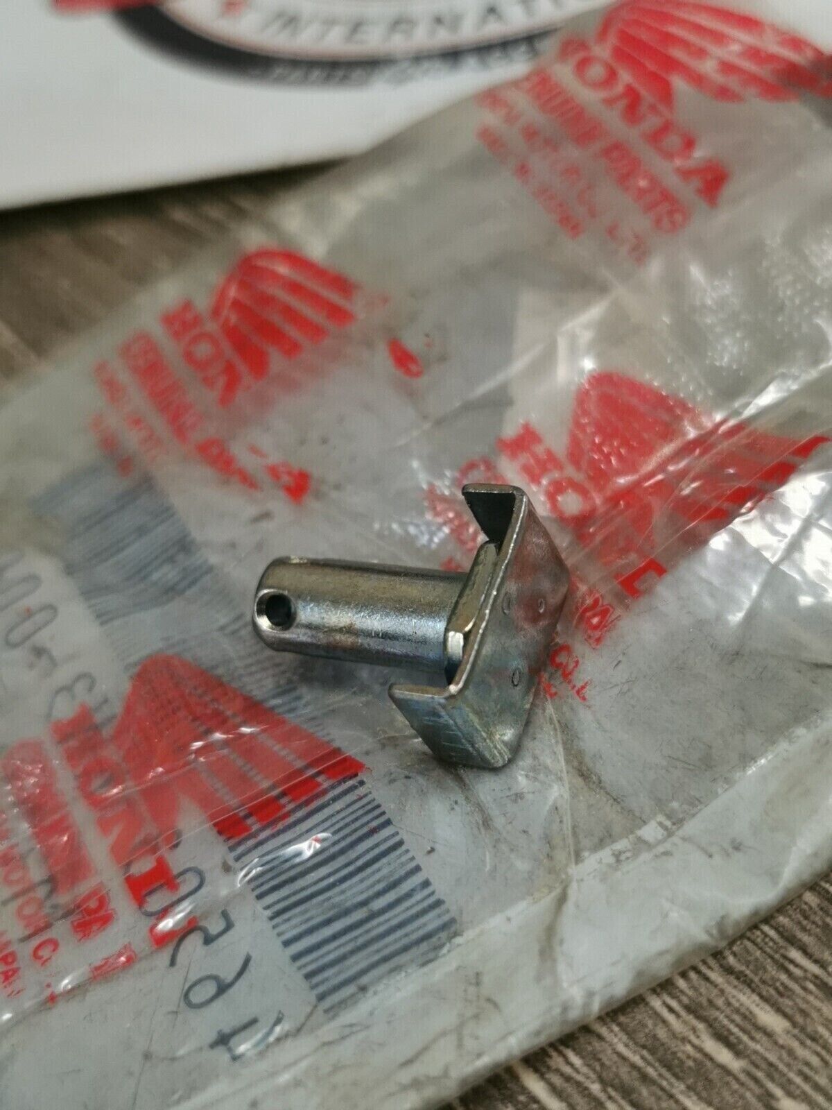 NOS HONDA  CR125R PIN  BRAKE ROD 46503-KW3-000 H55