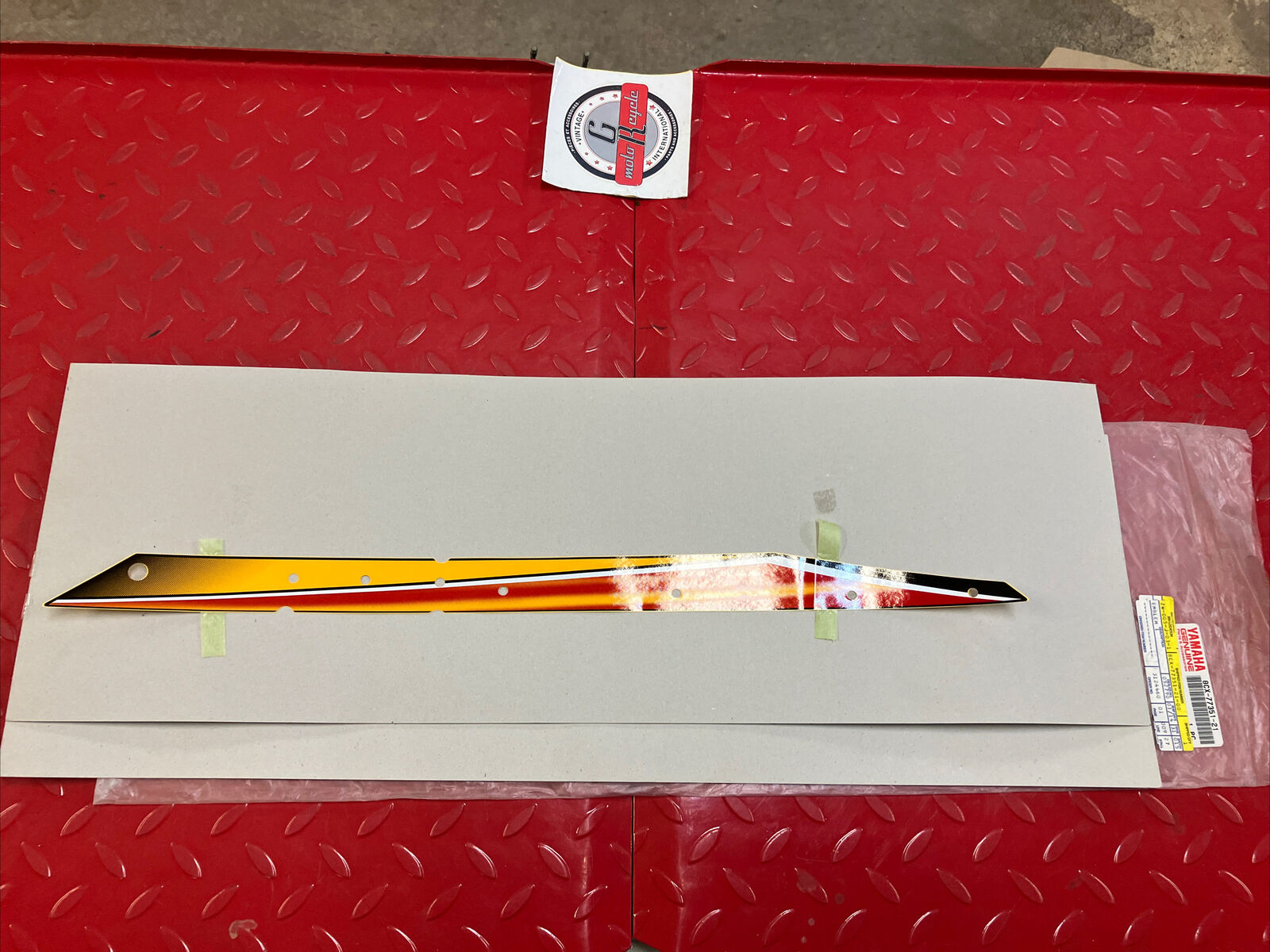 NOS Yamaha VX500 VX600 VX700 1998 DECAL EMBLEM 1 8CX-77351-21-00 Y36