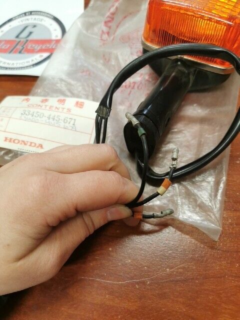 NOS Honda 1979 CB750F LEFT FRONT TURN SIGNAL FLASHER SUB. 33400-445-679 H73