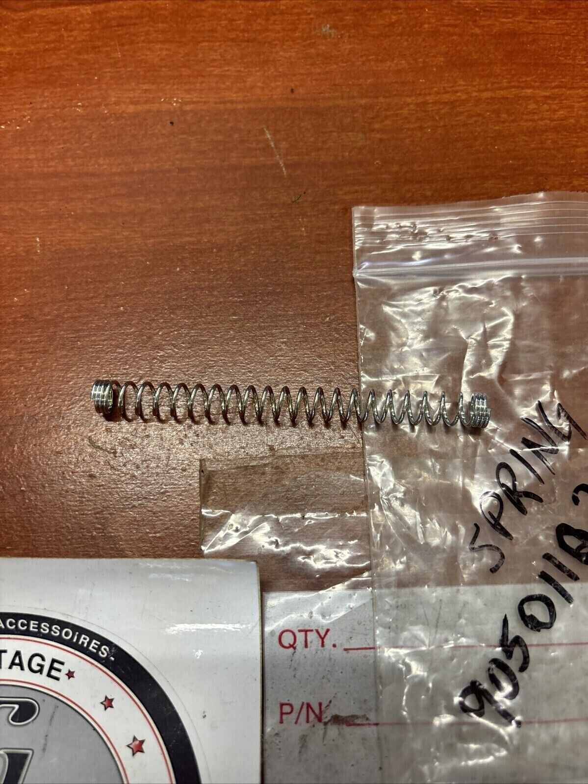 NOS Yamaha SPRING 90501-10245-00 SUB 180-27236-00-00 Y185